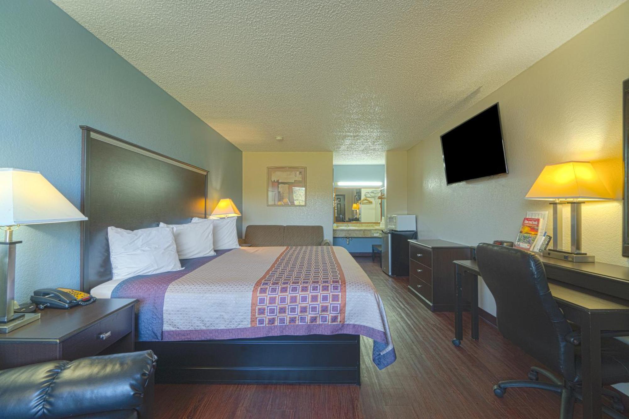 Regency Inn & Suites By Oyo Bay City Tx Esterno foto